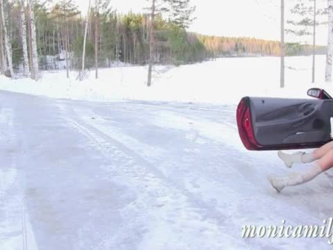 Monicamilf s car breakdown in the norwegian winter